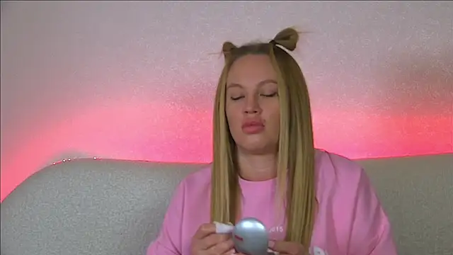 MariaNeumann online show from 02-26-25, 04:24