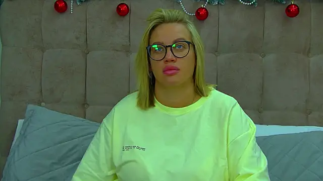 MariaNeumann online show from 12-18-25, 06:19