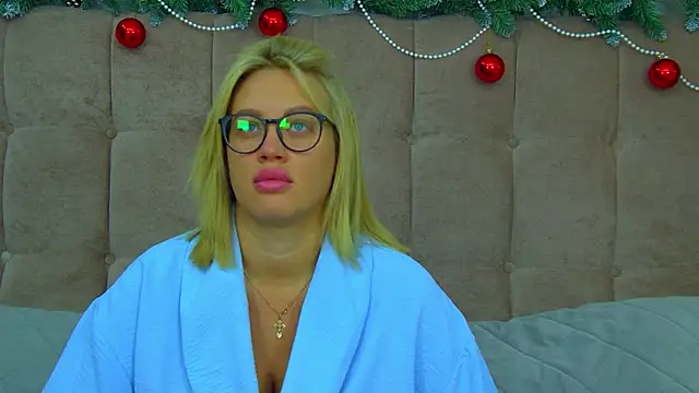 MariaNeumann online show from 12-19-25, 06:20