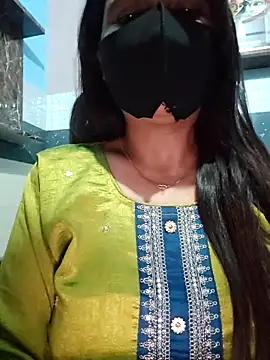Snapshot of Aishwaryaa_69 chatting on 02-06-25, 06:13 Aishwaryaa 69 online show from 02-06-25, 06:13