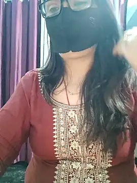 Aishwaryaa 69 online show from 12-18-25, 01:06