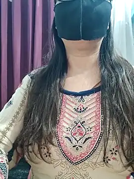 Aishwaryaa 69 online show from 05-18-26, 02:29