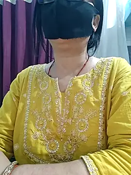 Snapshot of Aishwaryaa_69 chatting on 06-19-26, 02:27 Aishwaryaa 69 online show from 06-19-26, 02:27