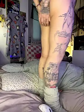 Snapshot of giuli_zerozero chatting on 01-15-26, 01:37 giuli zerozero online show from 01-15-26, 01:37