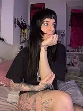 Snapshot of giuli_zerozero chatting on 02-23-26, 10:40 giuli zerozero online show from 02-23-26, 10:40