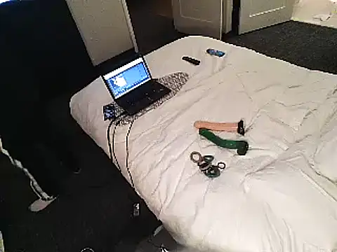 Snapshot of Jacknjimmyjohn chatting on 12-11-24, 12:55 Jacknjimmyjohn online show from 12-11-24, 12:55