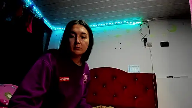 Snapshot of Sweet-Suck69 chatting on 03-10-25, 01:23 Sweet-Suck69 online show from 03-10-25, 01:23