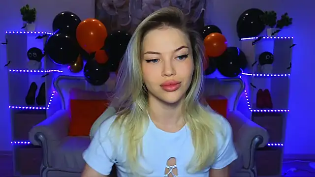 EmmyMills online show from 10-28-25, 09:17