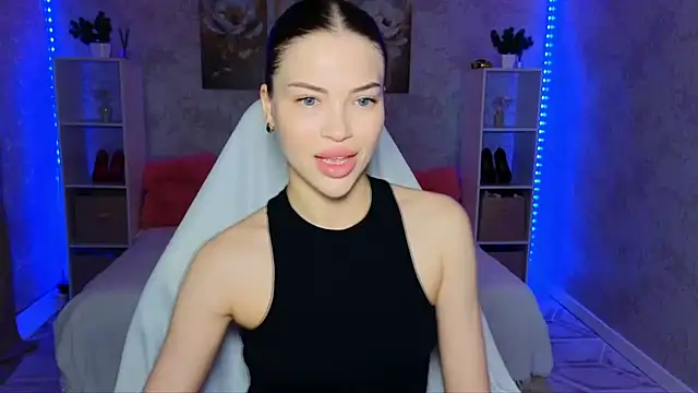 Snapshot of EmmyMills chatting on 05-23-26, 06:23 EmmyMills online show from 05-23-26, 06:23