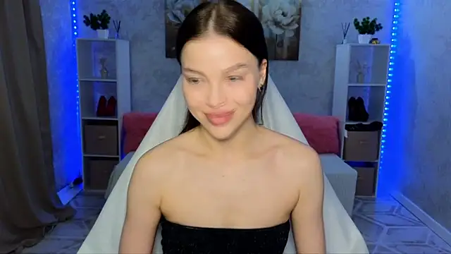 Snapshot of EmmyMills chatting on 06-07-26, 03:10 EmmyMills online show from 06-07-26, 03:10