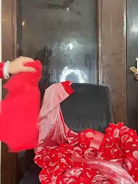 Snapshot of Cute-Russian chatting on 01-18-26, 05:00 Cute-Russian online show from 01-18-26, 05:00