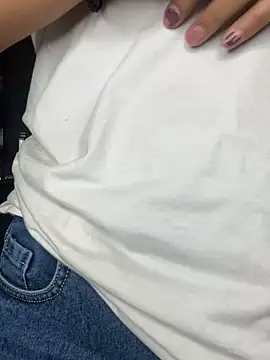 Snapshot of Cute-Russian chatting on 03-11-26, 04:29 Cute-Russian online show from 03-11-26, 04:29