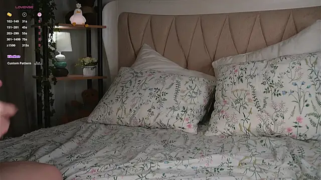 LillianLester online show from 03-20-25, 04:18