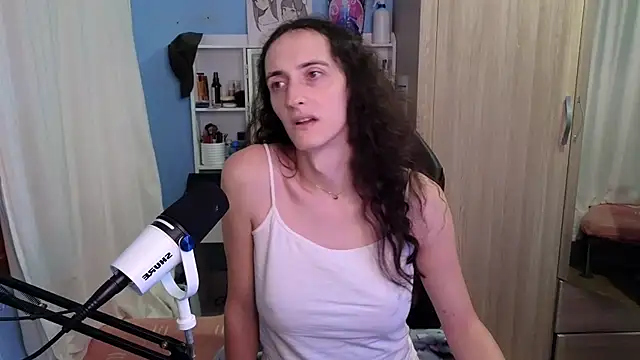 MemiKouki online show from 11-20-25, 05:34