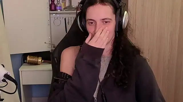 Snapshot of MemiKouki chatting on 02-02-26, 05:33 MemiKouki online show from 02-02-26, 05:33