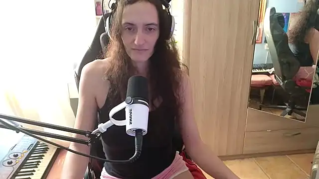 Snapshot of MemiKouki chatting on 03-09-26, 10:08 MemiKouki online show from 03-09-26, 10:08