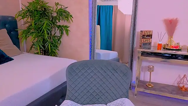 MichelleReys online show from 11-07-25, 07:36