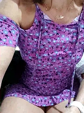 Snapshot of melissa_35_ chatting on 11-06-25, 11:04 melissa 35 online show from 11-06-25, 11:04