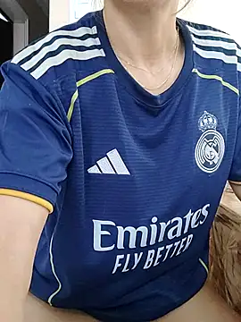 Snapshot of melissa_35_ chatting on 11-09-25, 01:42 melissa 35 online show from 11-09-25, 01:42