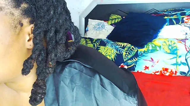 Snapshot of Bulkyyass chatting on 01-11-26, 04:06 Bulkyyass online show from 01-11-26, 04:06