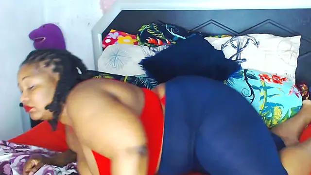 Snapshot of Bulkyyass chatting on 03-05-26, 01:56 Bulkyyass online show from 03-05-26, 01:56