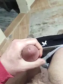 Snapshot of ssikerek23 chatting on 12-16-25, 01:10 ssikerek23 online show from 12-16-25, 01:10