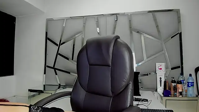 Catherinee69 x online show from 02-04-26, 04:18