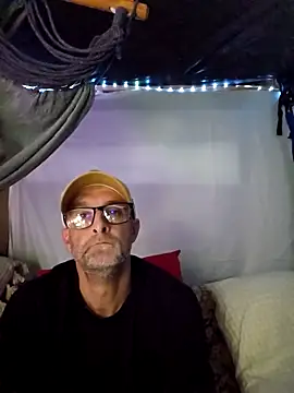 Cadillacninja online show from 11-04-25, 08:35