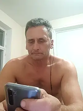 Snapshot of Viause_Kentauelle chatting on 09-28-25, 06:24 Viause Kentauelle online show from 09-28-25, 06:24