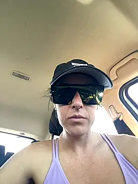 Snapshot of mrs__unknown chatting on 10-21-25, 07:36 mrs unknown online show from 10-21-25, 07:36