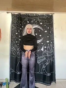 Snapshot of _Artemisa_X chatting on 12-19-25, 06:04 Artemisa X online show from 12-19-25, 06:04