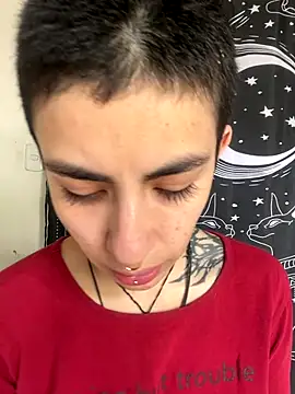 Snapshot of _Artemisa_X chatting on 12-22-25, 05:10 Artemisa X online show from 12-22-25, 05:10