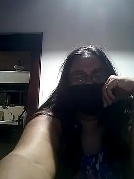 Snapshot of FemMom chatting on 09-26-25, 01:59 FemMom online show from 09-26-25, 01:59
