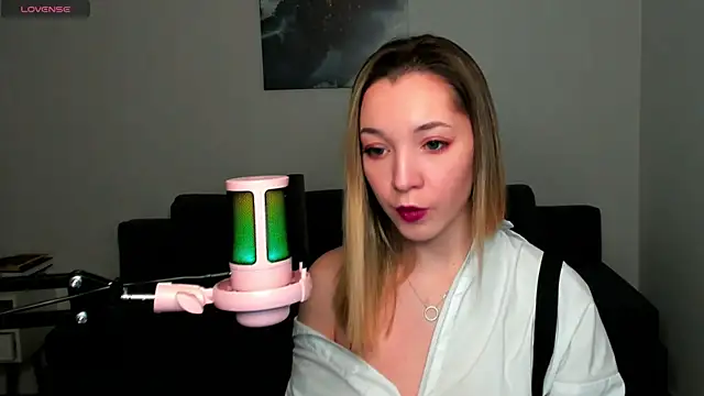 MiaThaine online show from 12-29-24, 11:08