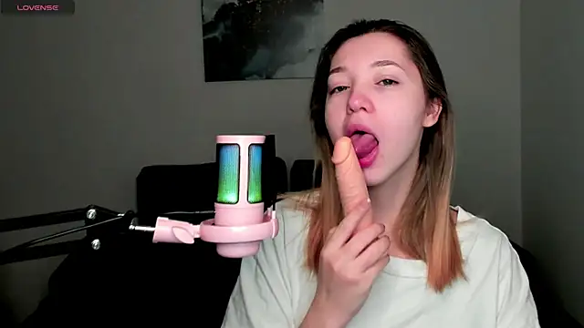 MiaThaine online show from 01-15-25, 01:34