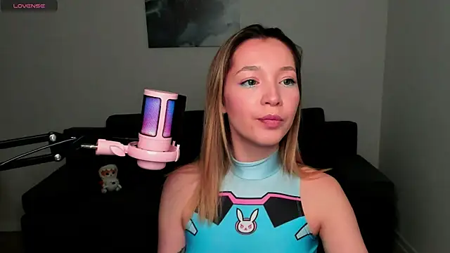 MiaThaine online show from 01-22-25, 01:20