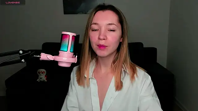 MiaThaine online show from 01-24-25, 01:03