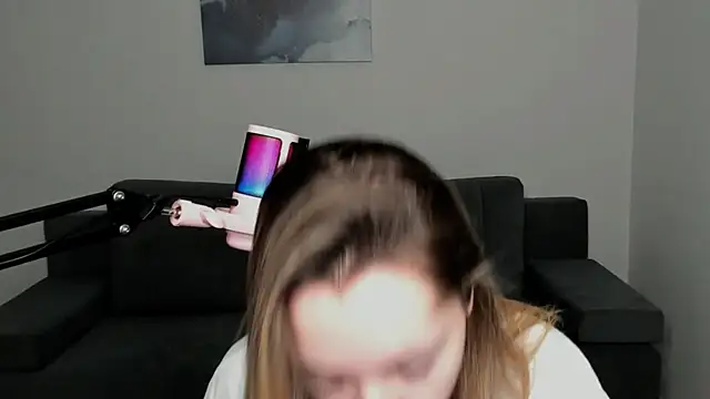 MiaThaine online show from 01-31-25, 12:28