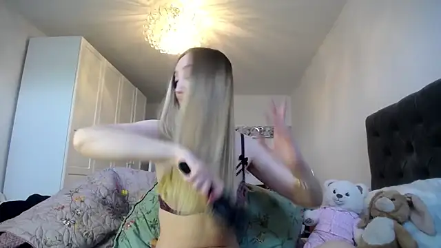 Snapshot of Ninadream2001 chatting on 01-24-25, 10:00 Ninadream2001 online show from 01-24-25, 10:00