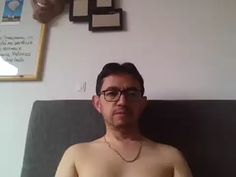 Snapshot of Diptongo chatting on 02-26-25, 09:05 Diptongo online show from 02-26-25, 09:05