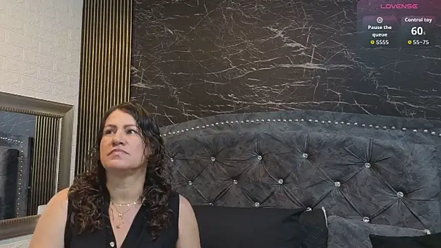 charlotte  G online show from 04-19-26, 10:47