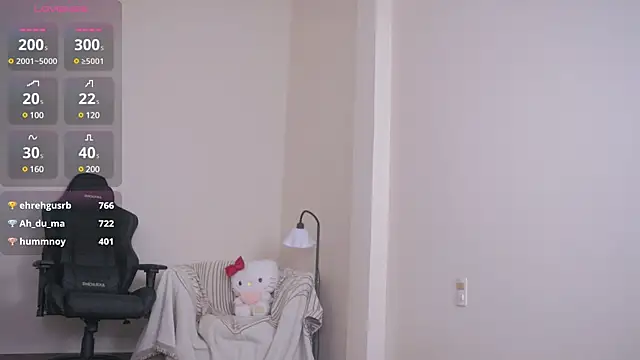 Snapshot of Miuzxc chatting on 12-06-24, 05:11 Miuzxc online show from 12-06-24, 05:11