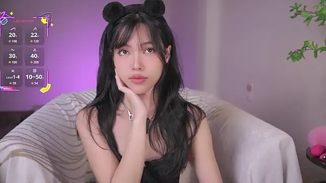 Snapshot of Miuzxc chatting on 09-09-25, 03:06 Miuzxc online show from 09-09-25, 03:06