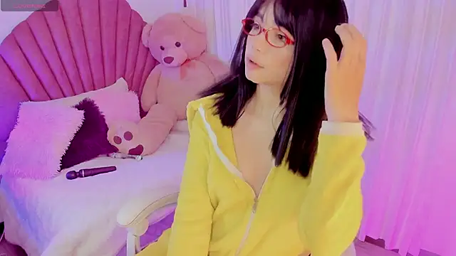 Snapshot of Lovely_celestte chatting on 03-07-25, 01:20 Lovely celestte online show from 03-07-25, 01:20