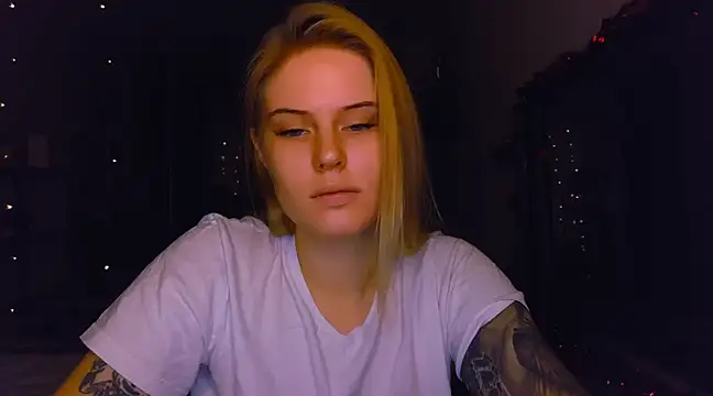 VoluptuousDreams online show from 12-19-24, 01:18