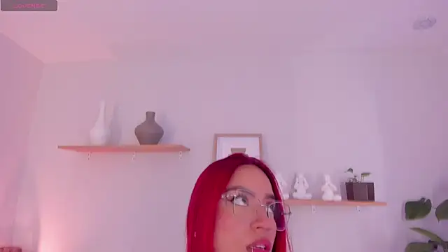 Snapshot of Scarlett_Morgan_ chatting on 03-05-25, 08:00 Scarlett Morgan online show from 03-05-25, 08:00