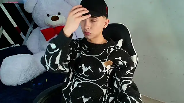 Niico Cruz online show from 02-20-25, 03:45