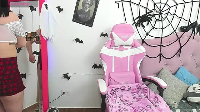 Katalina novoa online show from 11-01-25, 02:46