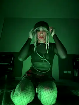 kandyloves online show from 12-17-25, 10:10