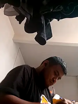 Snapshot of YoSoyLittleBoy chatting on 09-26-25, 06:34 YoSoyLittleBoy online show from 09-26-25, 06:34